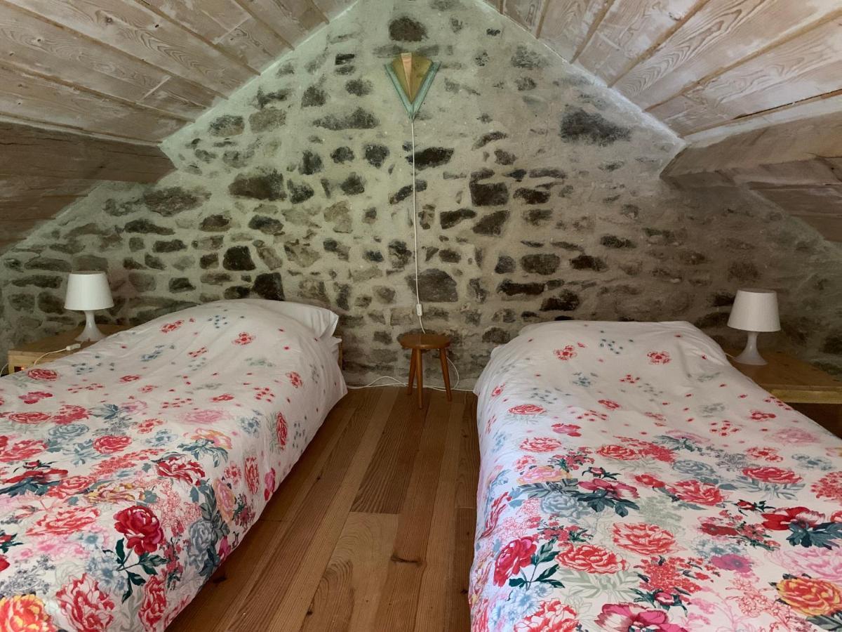 Petite Maison Conjat Saint-Julien-le-Petit Екстериор снимка